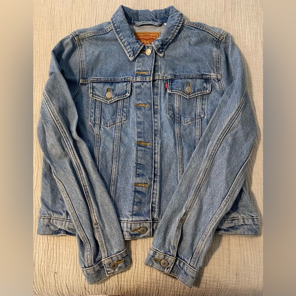 Levi’s Jean Jacket - Picture 1 of 1